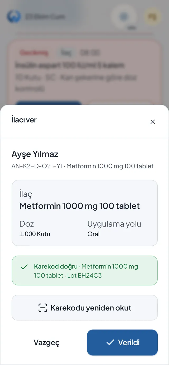 Doğru kutu okutulduğunda telefon ekranı: “Karekod doğru”, ilaç adı ve lot numarası, etkin Verildi düğmesi.